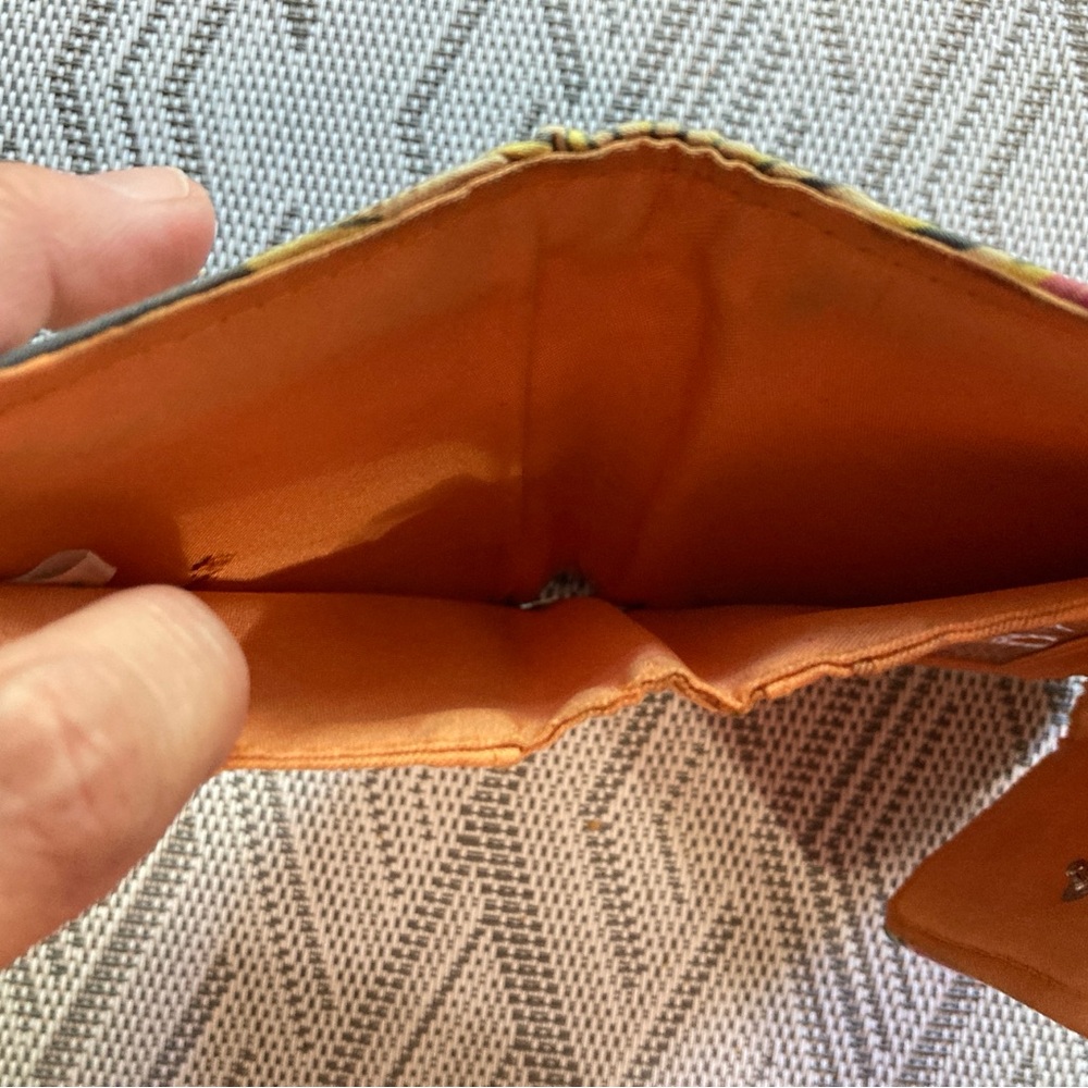 Vera Bradley Pink and Orange Quilted Wallet preowned - Picture 5 of 6